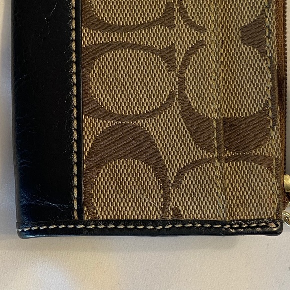 COACH Zippy Wallet Monogram Logo ID Keychain - Picture 6 of 6